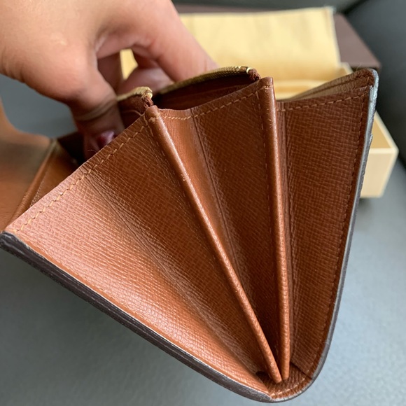 ‼️sold‼️Louis Vuitton Sarah Wallet - Picture 9 of 16